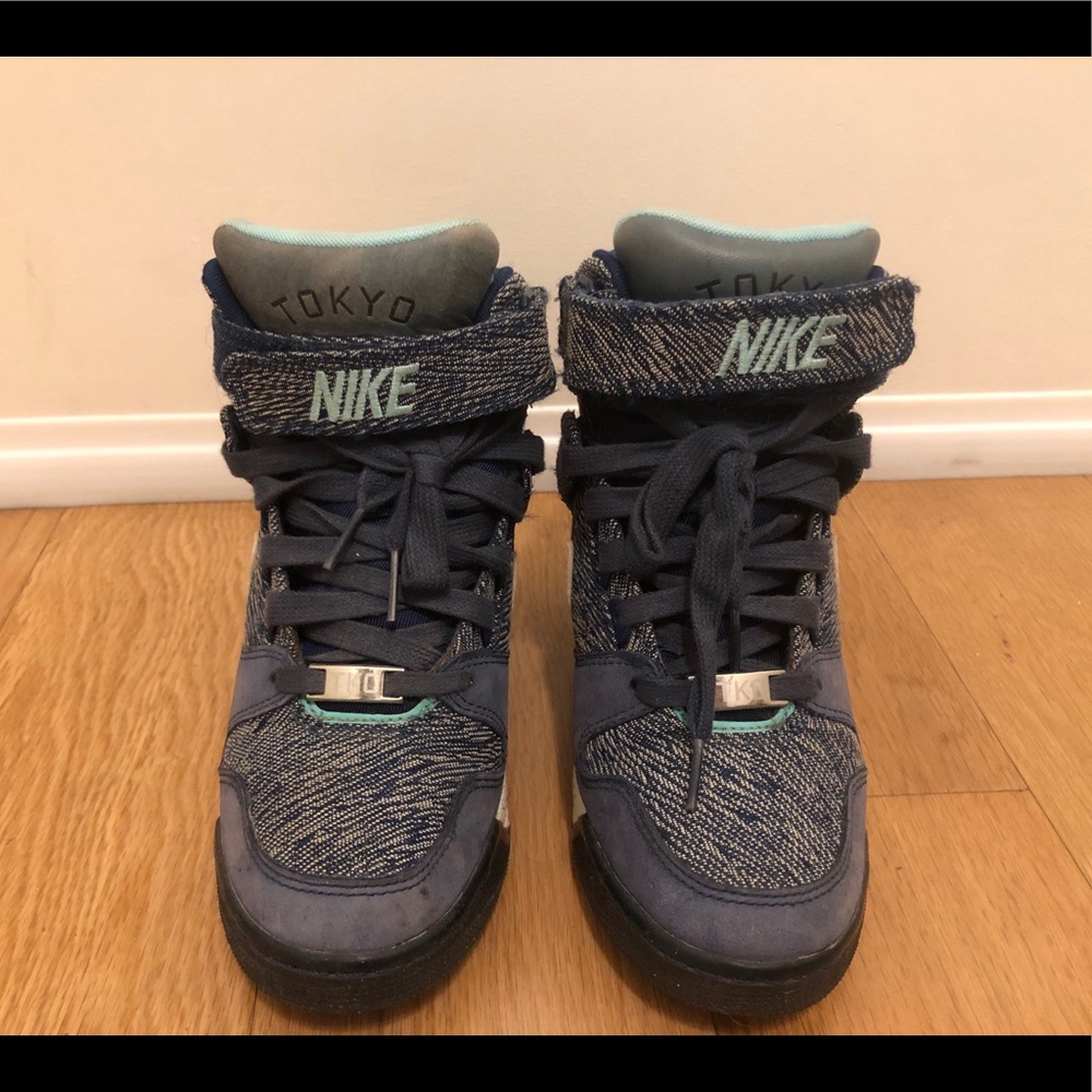 Nike air wedge sneakers